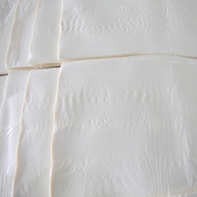 주문 FKM 고무 프리컴파운드 백색 슬래브 (오일 씰용) 20kg MOQ online manufacture