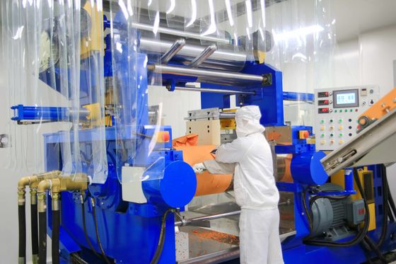 ISO 9001 인증 내구성이 뛰어난 FKM 프리컴파운드, TR -17 및 오일 씰 및 가스켓용 압축 영구 변형률 12-20